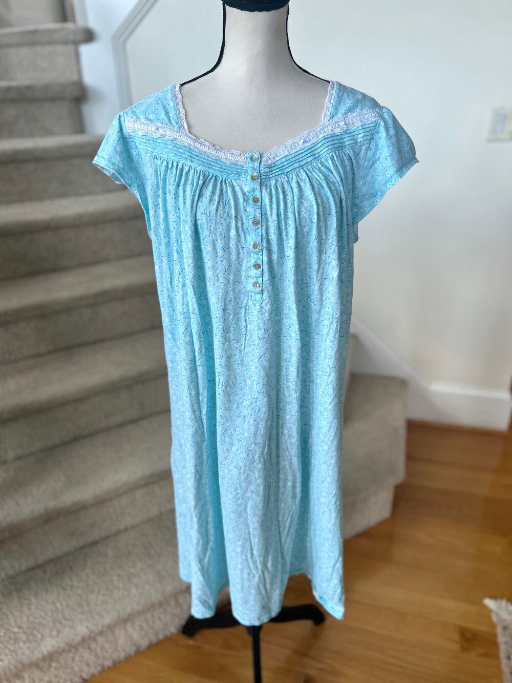 Eileen West Light Blue White Floral Lace Trim Short Sleeve Night Gown